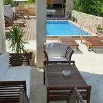 Guest house Sobe Dragic 3*