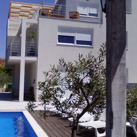 Sobe Dragic בית הארחה 3*